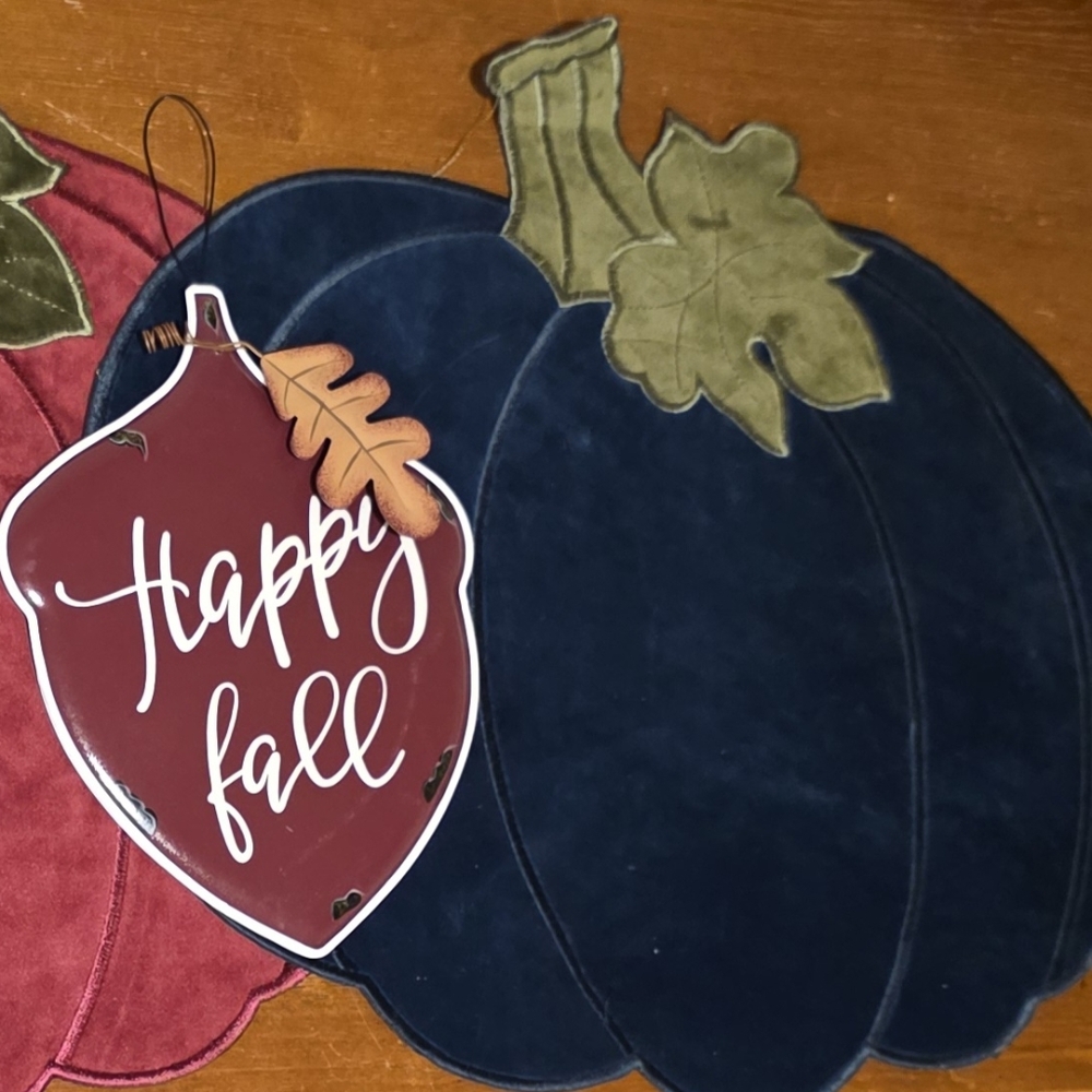 Velvet Pumpkin Place Mats/ Metal Acorn Sign - Picture 3 of 4